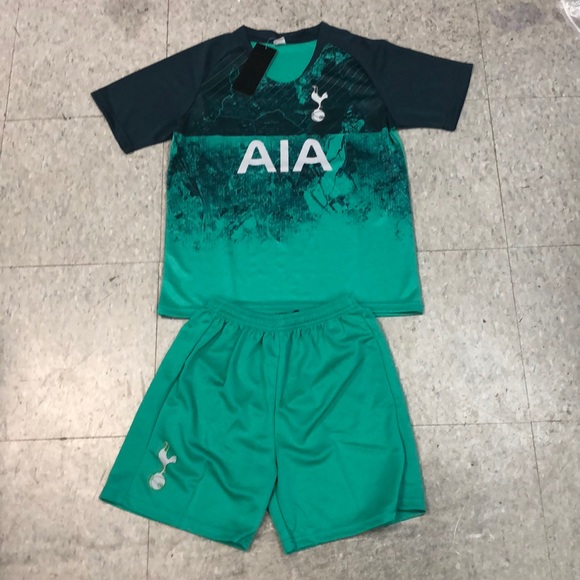 tottenham green shirt